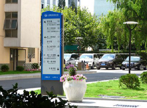 五峰哪些因素影响宣传栏的制作？